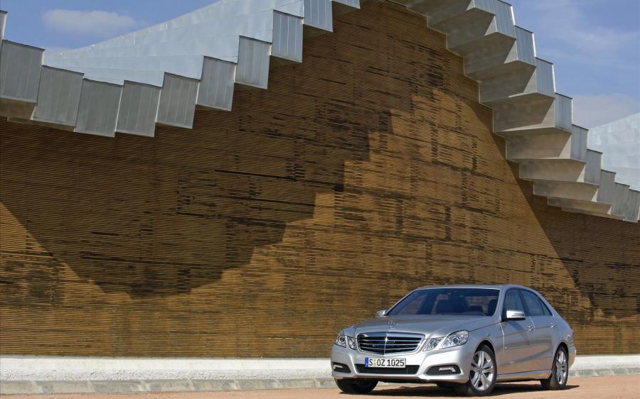  Mercedes-Benz E-Class 2009 года  (фото 54 из 74)